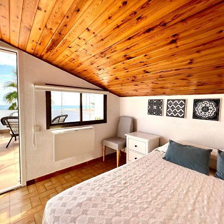House In Front Of The Beach With Sea View Cambrils Extérieur photo