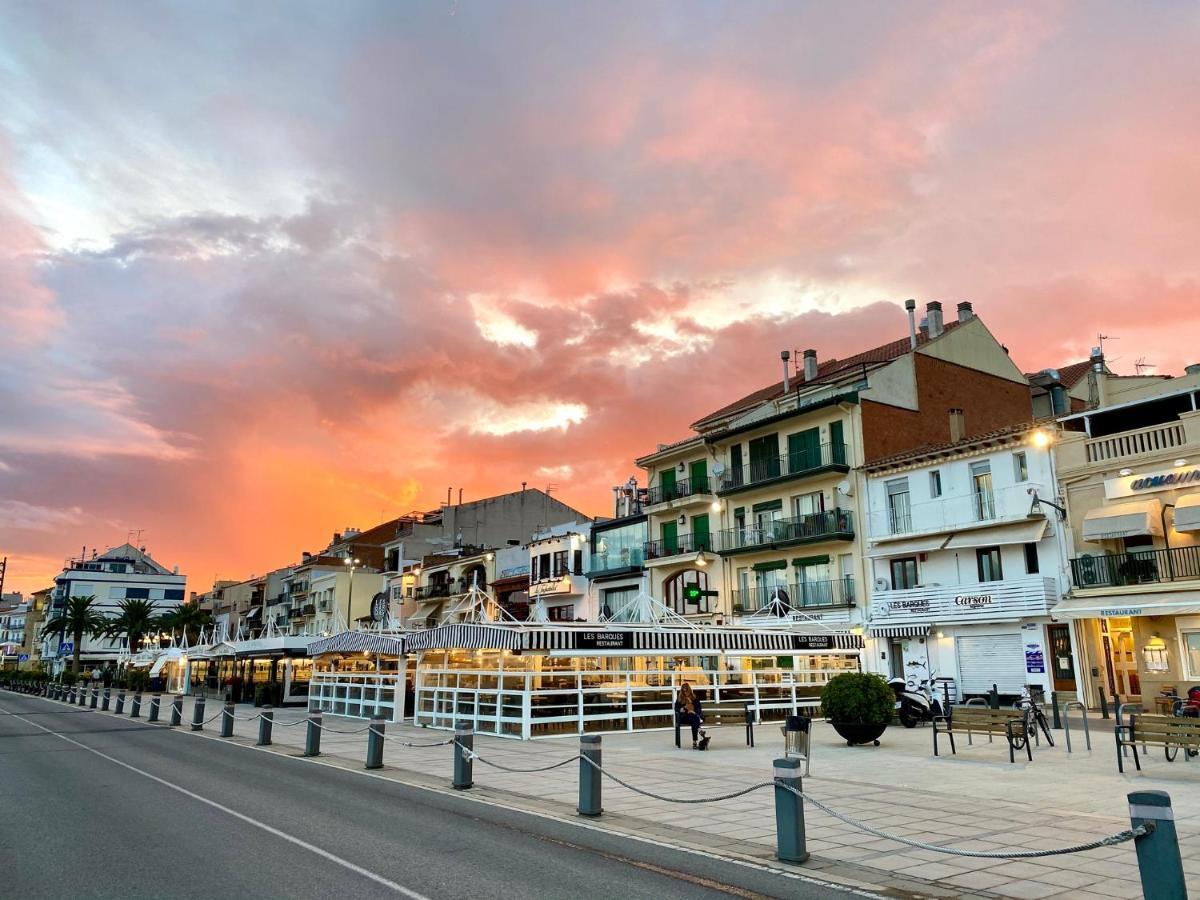 House In Front Of The Beach With Sea View Cambrils Extérieur photo