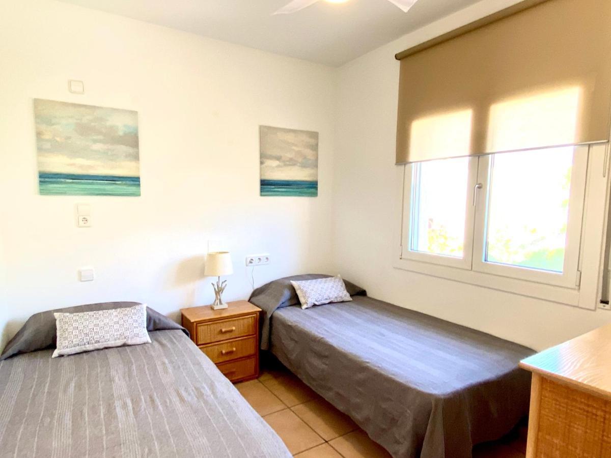 House In Front Of The Beach With Sea View Cambrils Extérieur photo